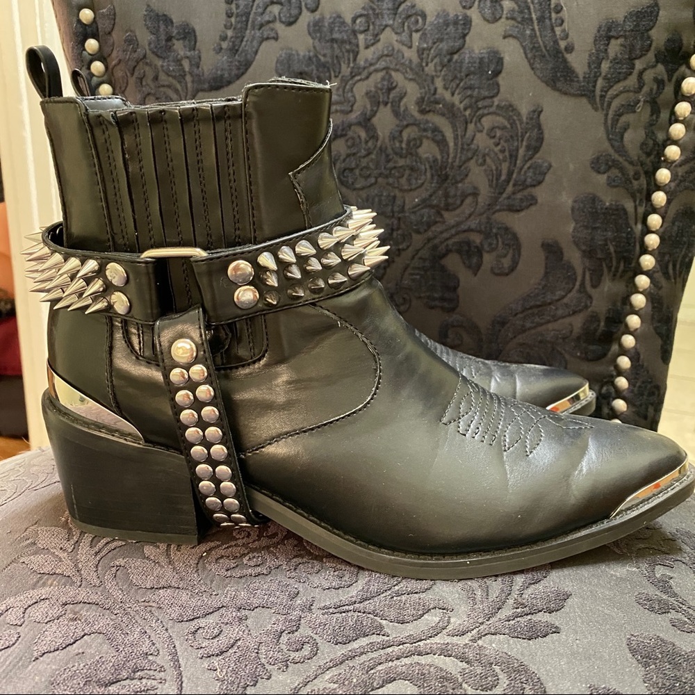 Current Mood Spike Western Booties